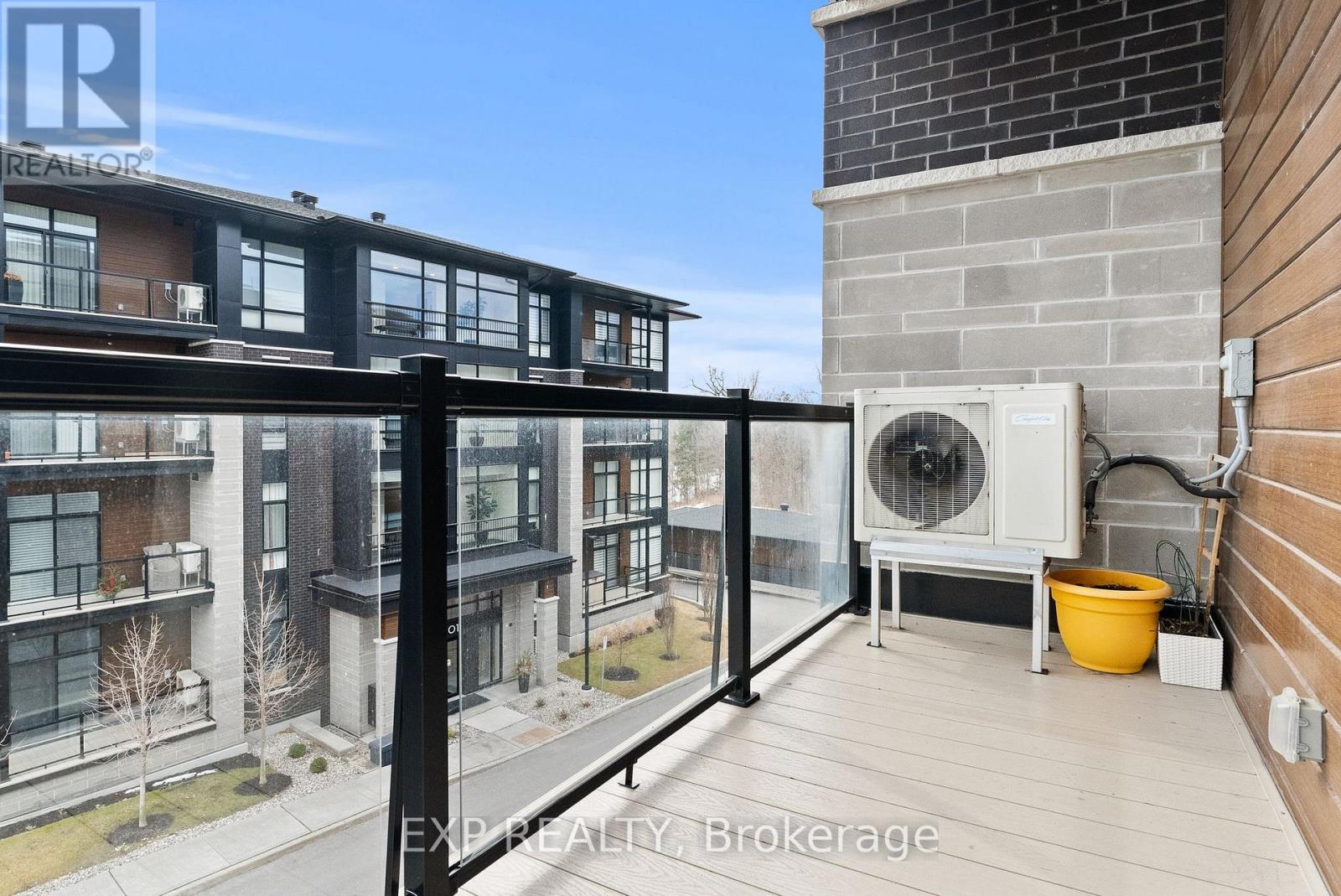 301 - 100 Cortile Private