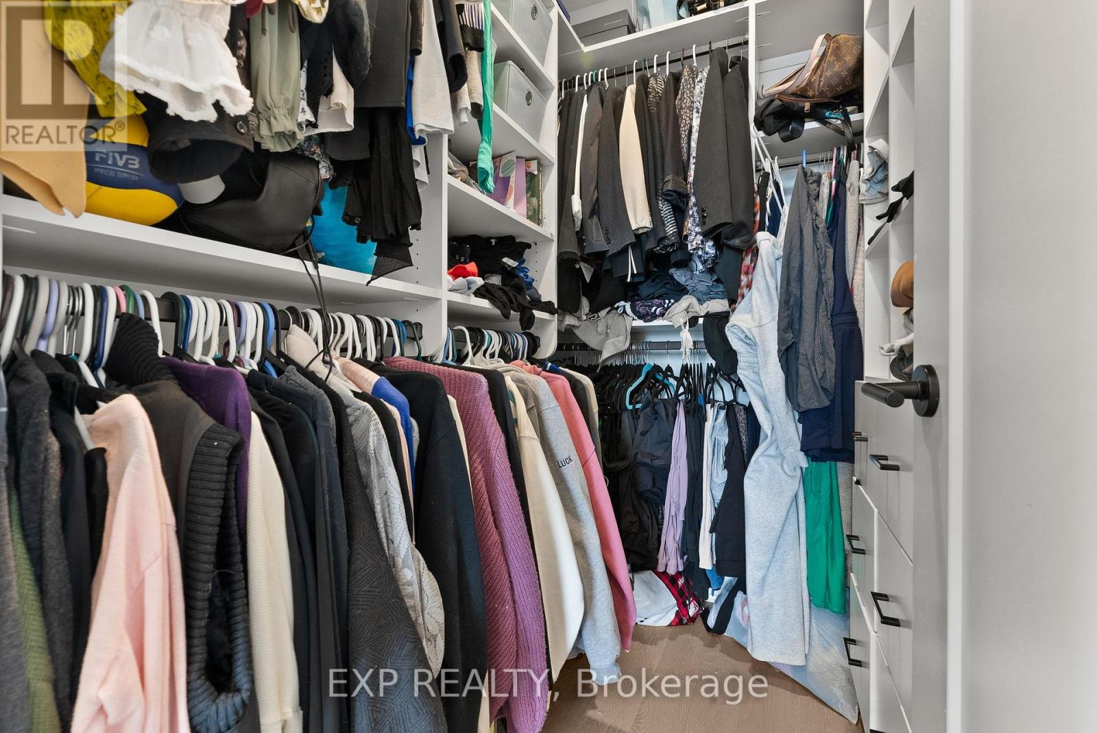 301 - 100 Cortile Private