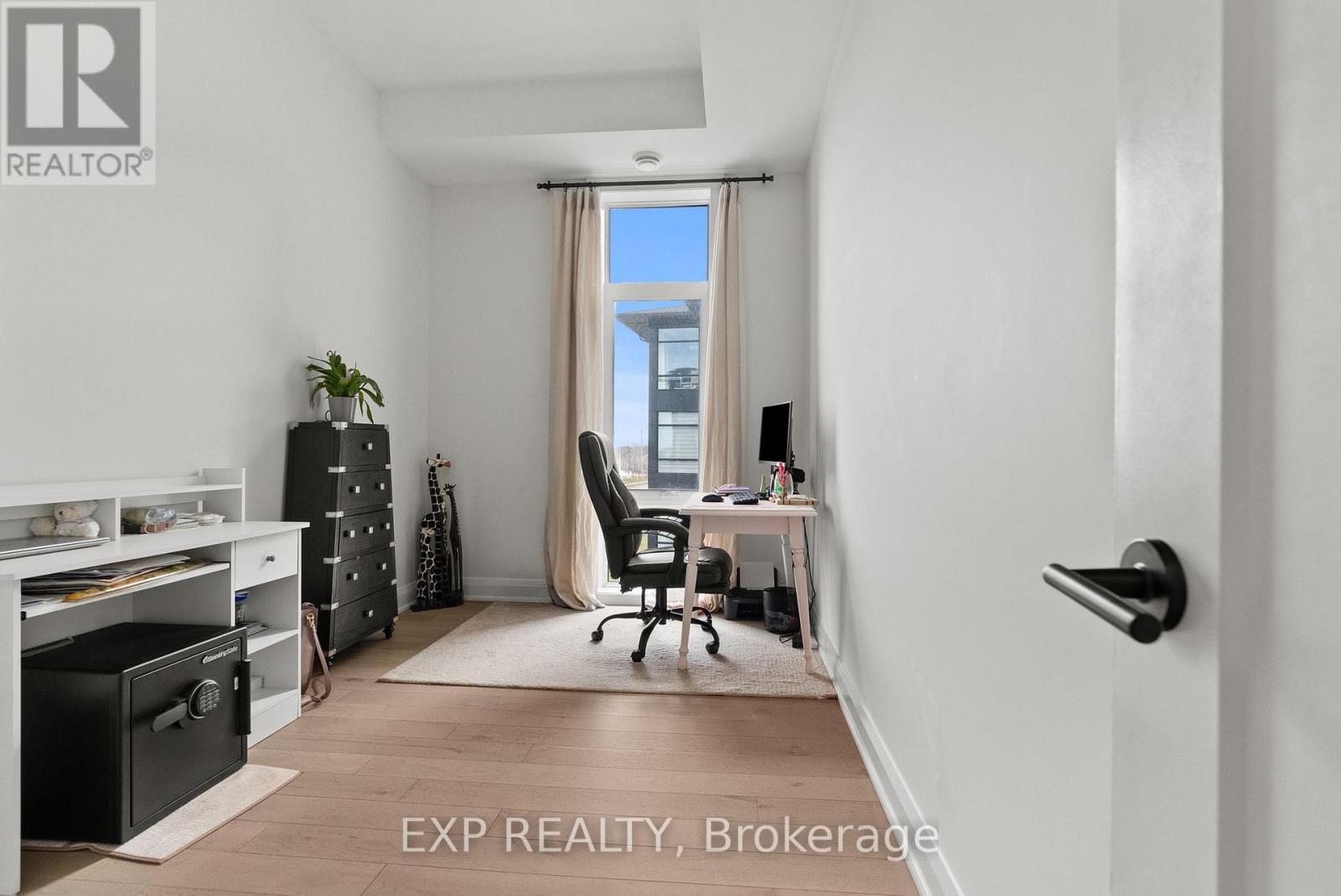 301 - 100 Cortile Private