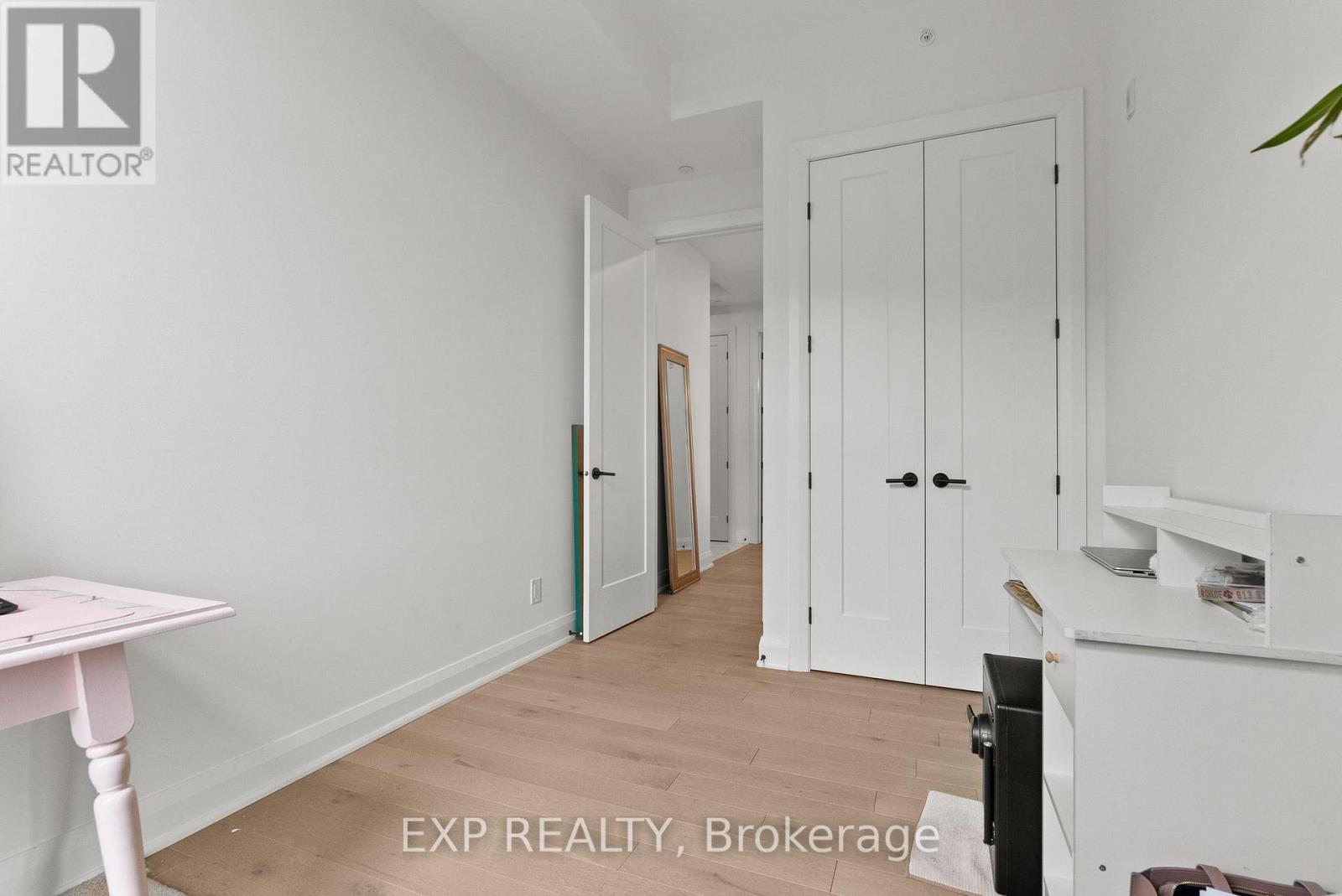 301 - 100 Cortile Private