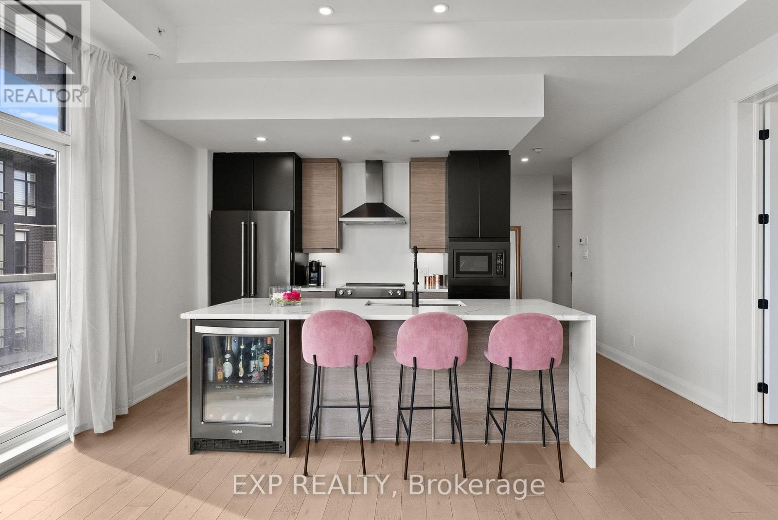 301 - 100 Cortile Private