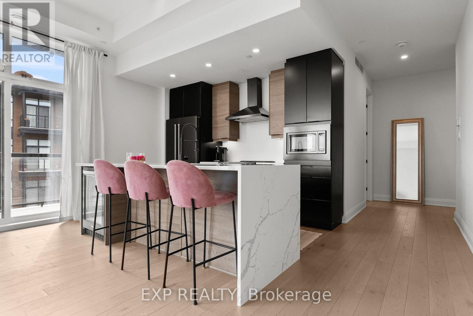 301 - 100 Cortile Private