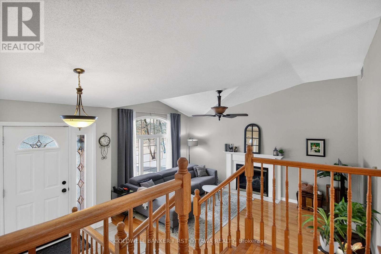 2960 Ernside Crescent