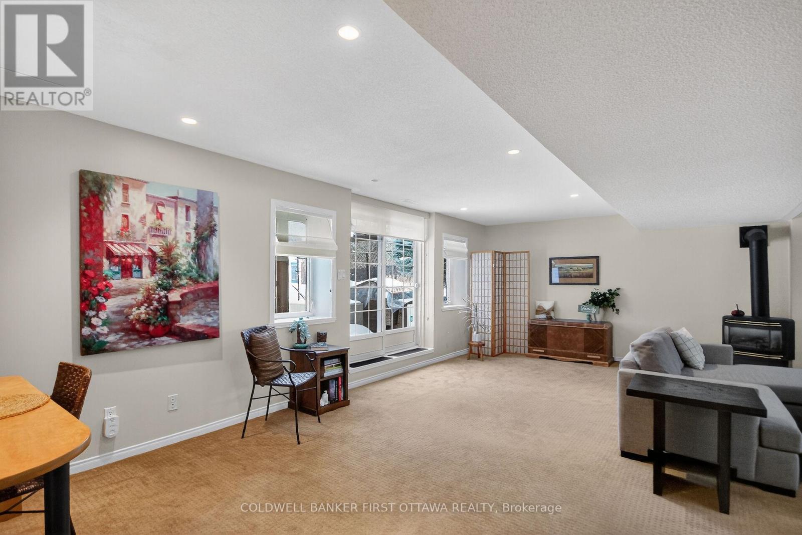 2960 Ernside Crescent