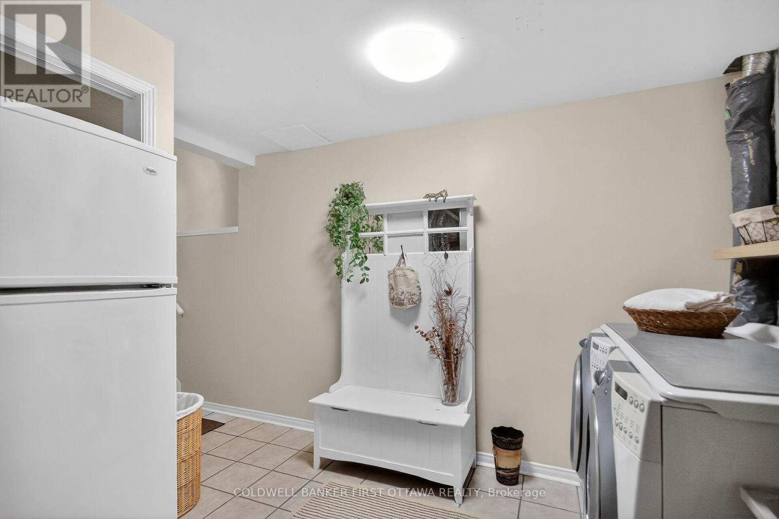 2960 Ernside Crescent