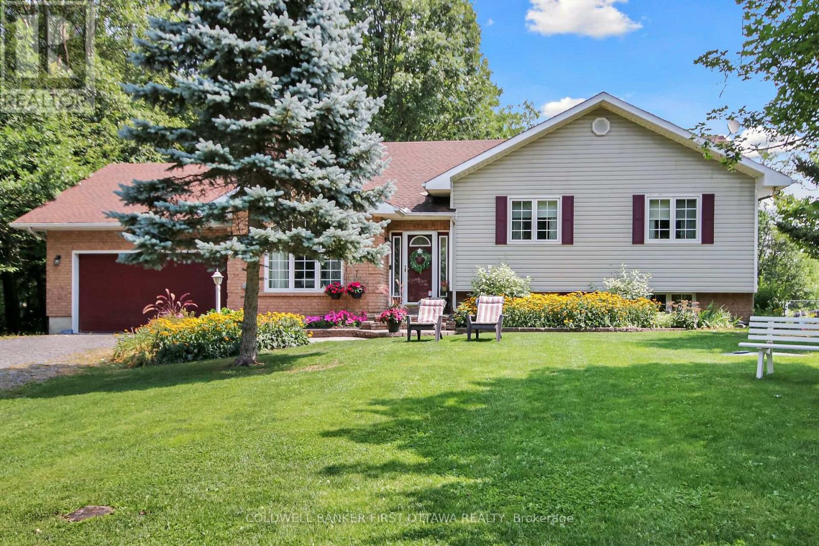 2960 Ernside Crescent