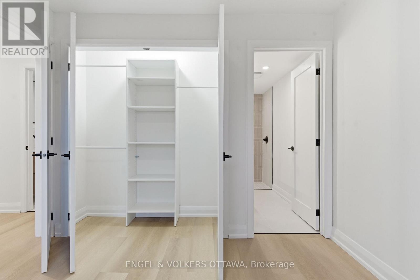 202 - 1490 Heron Road