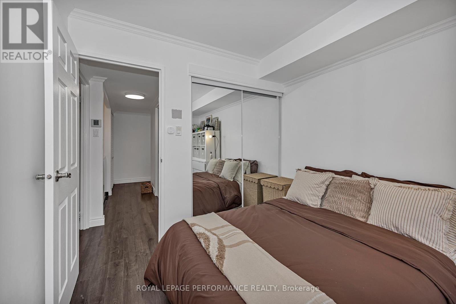 1512 - 2760 Carousel Crescent