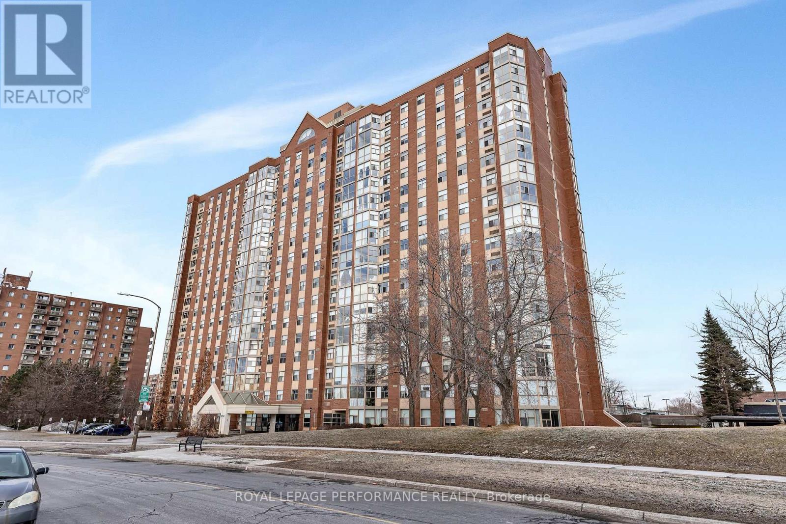 1512 - 2760 Carousel Crescent