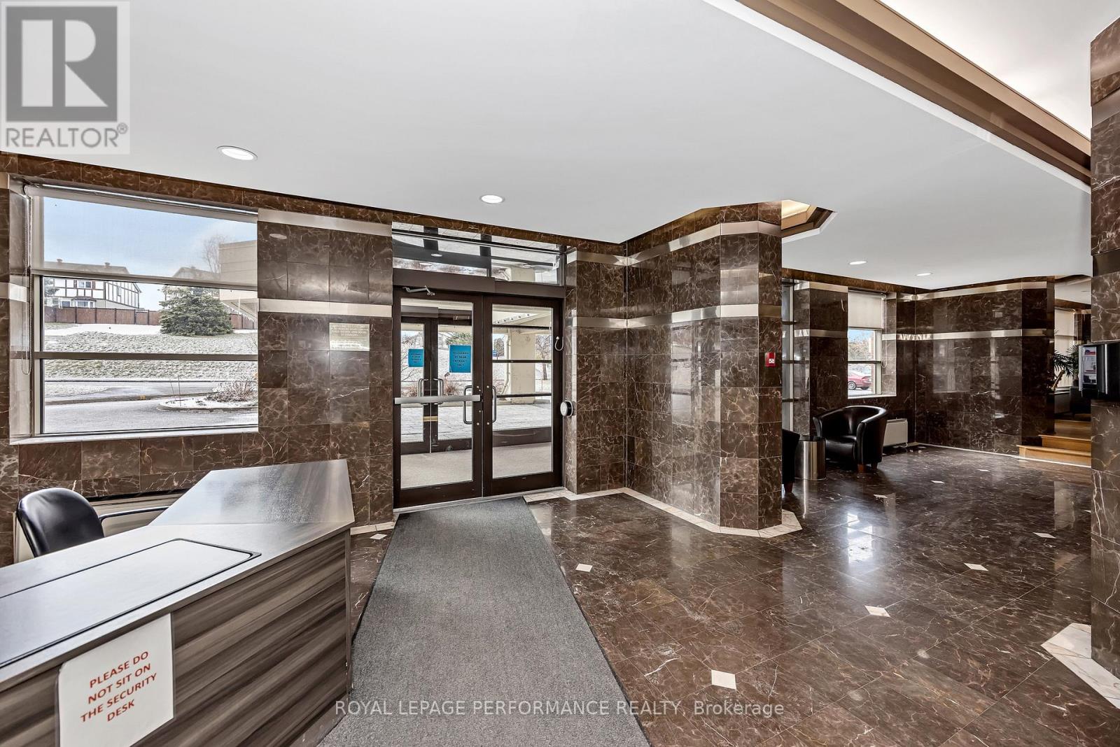 1512 - 2760 Carousel Crescent