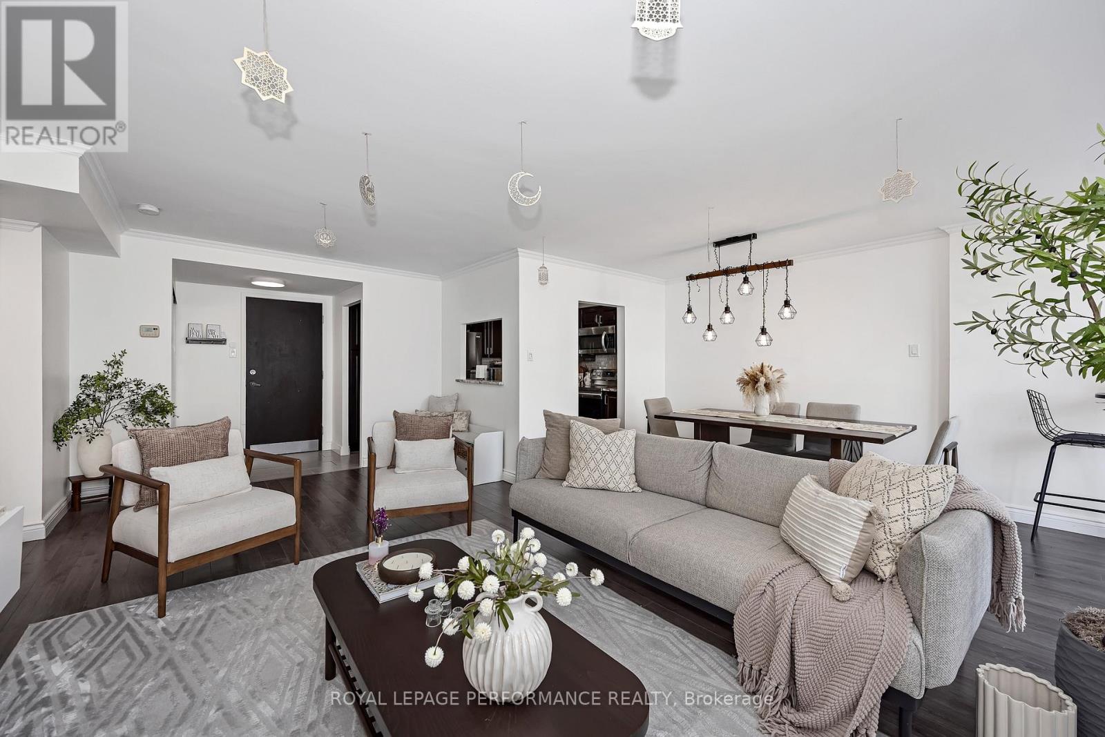 1512 - 2760 Carousel Crescent