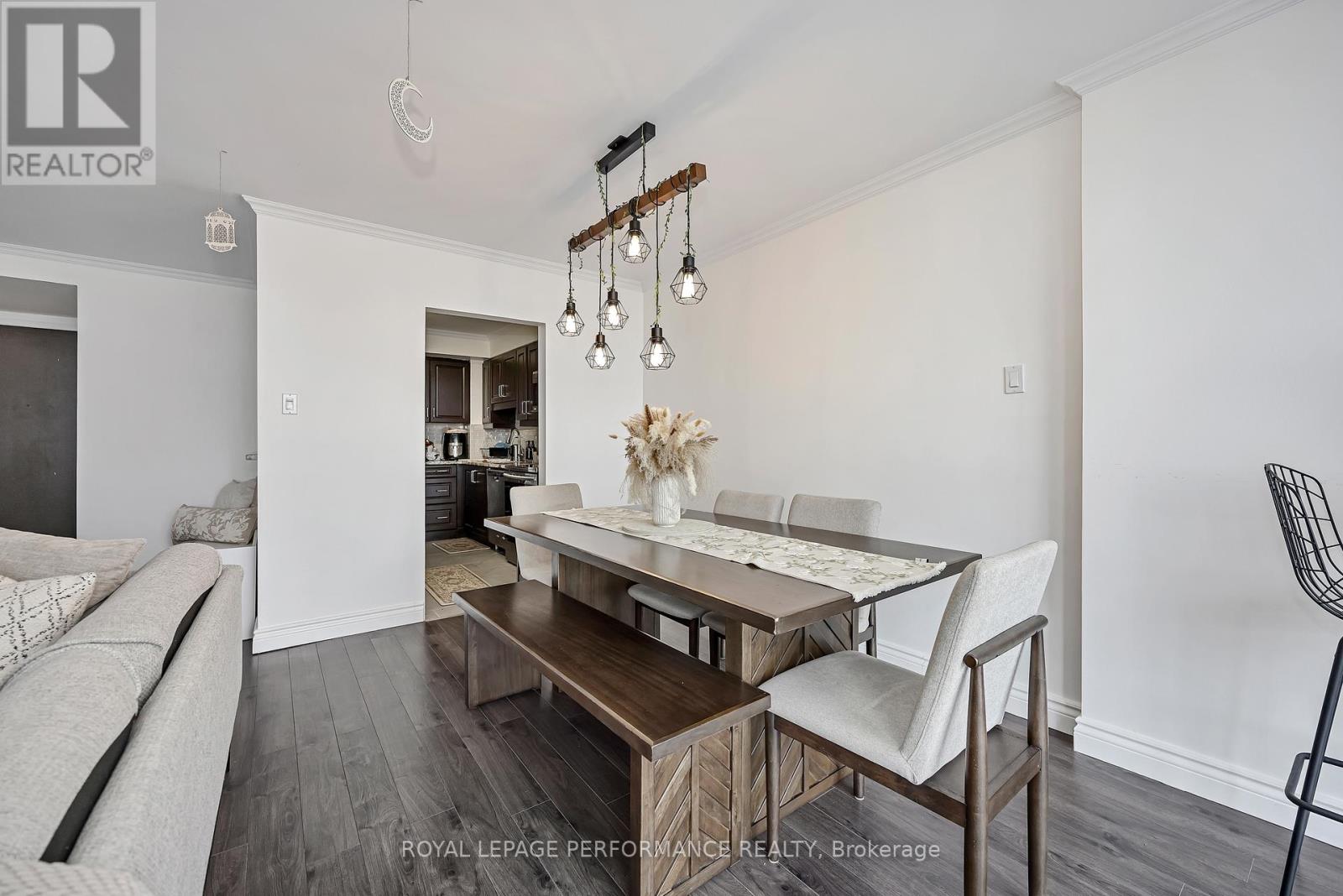 1512 - 2760 Carousel Crescent