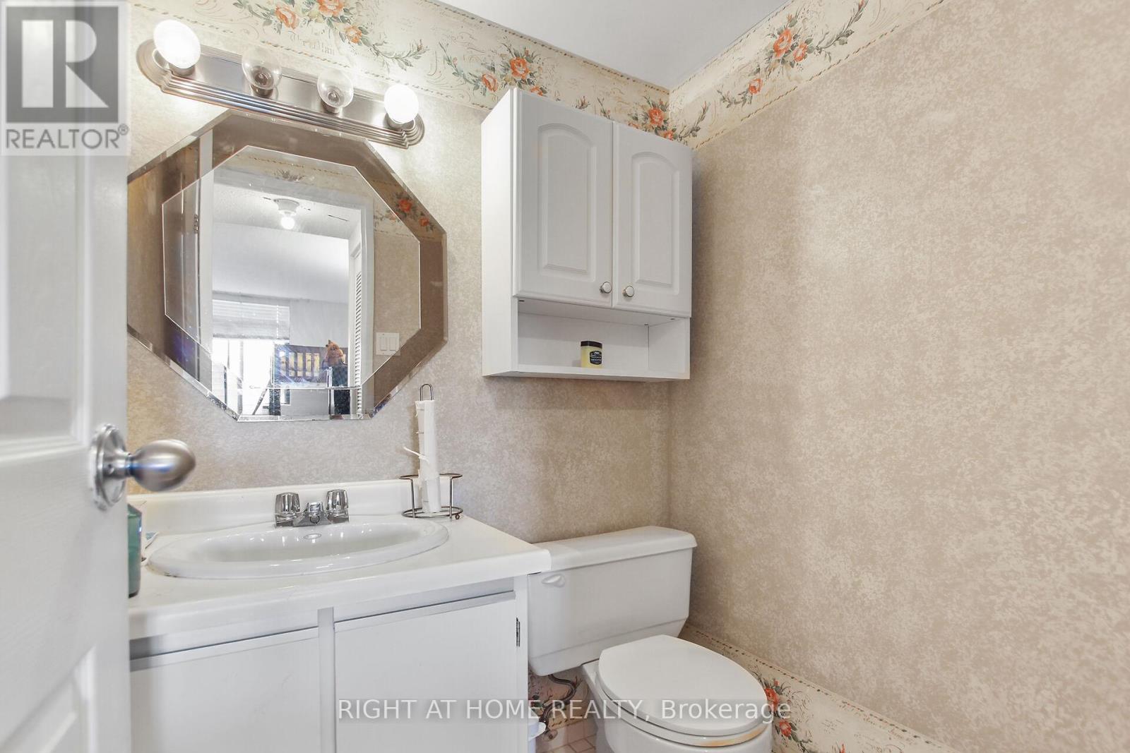 1213 - 2871 Richmond Road W