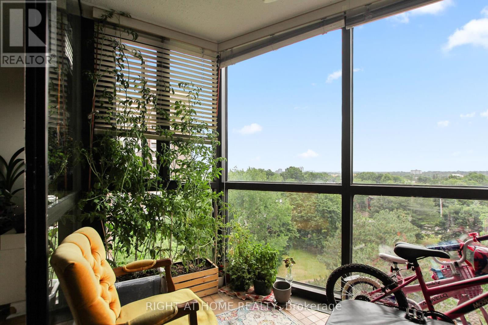 1213 - 2871 Richmond Road W