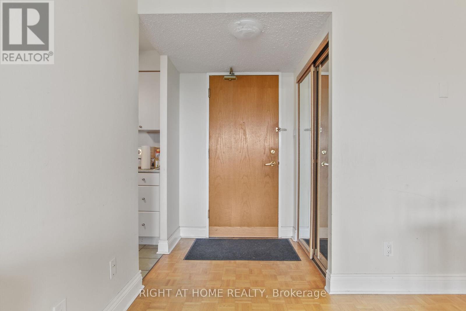 1213 - 2871 Richmond Road W