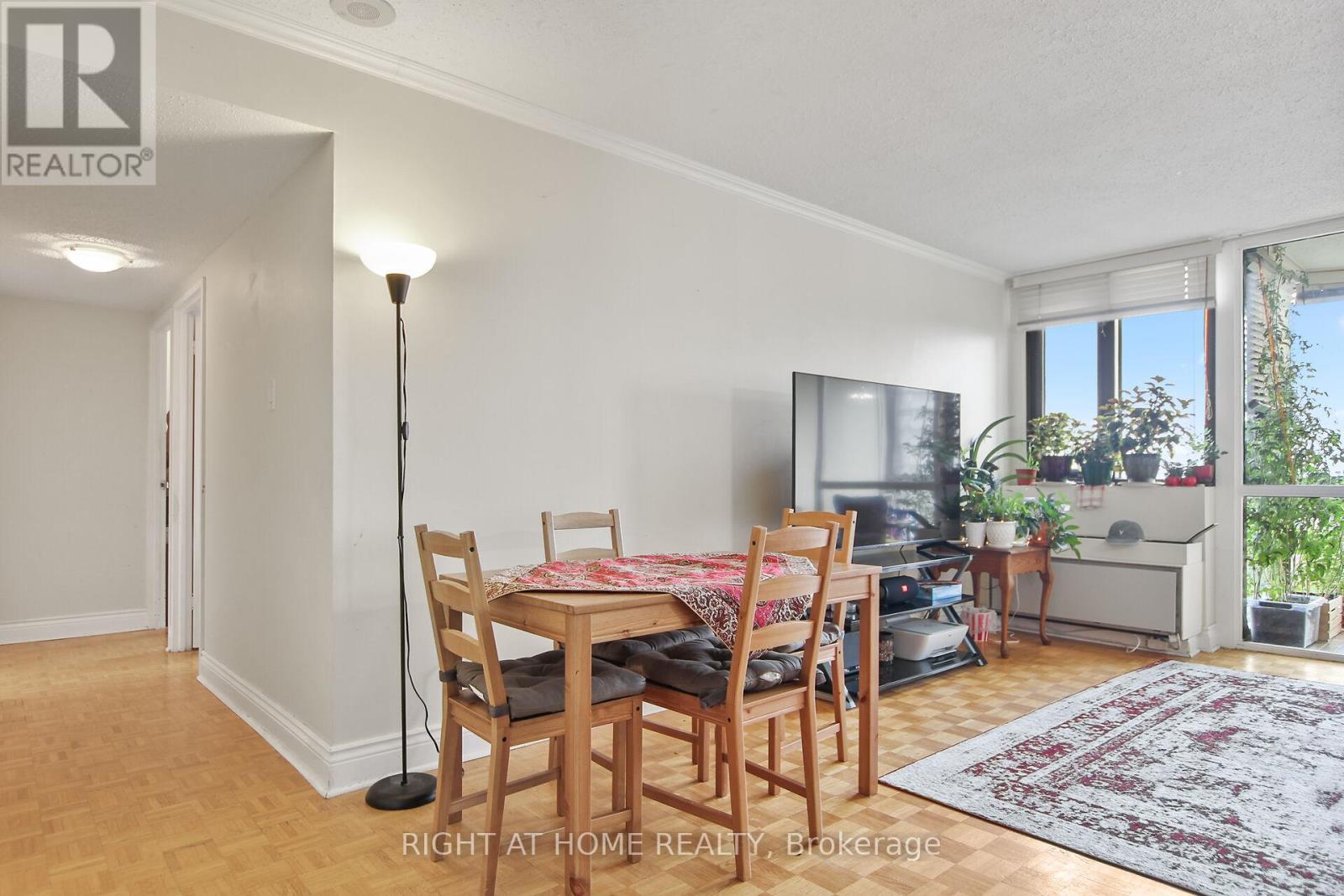 1213 - 2871 Richmond Road W