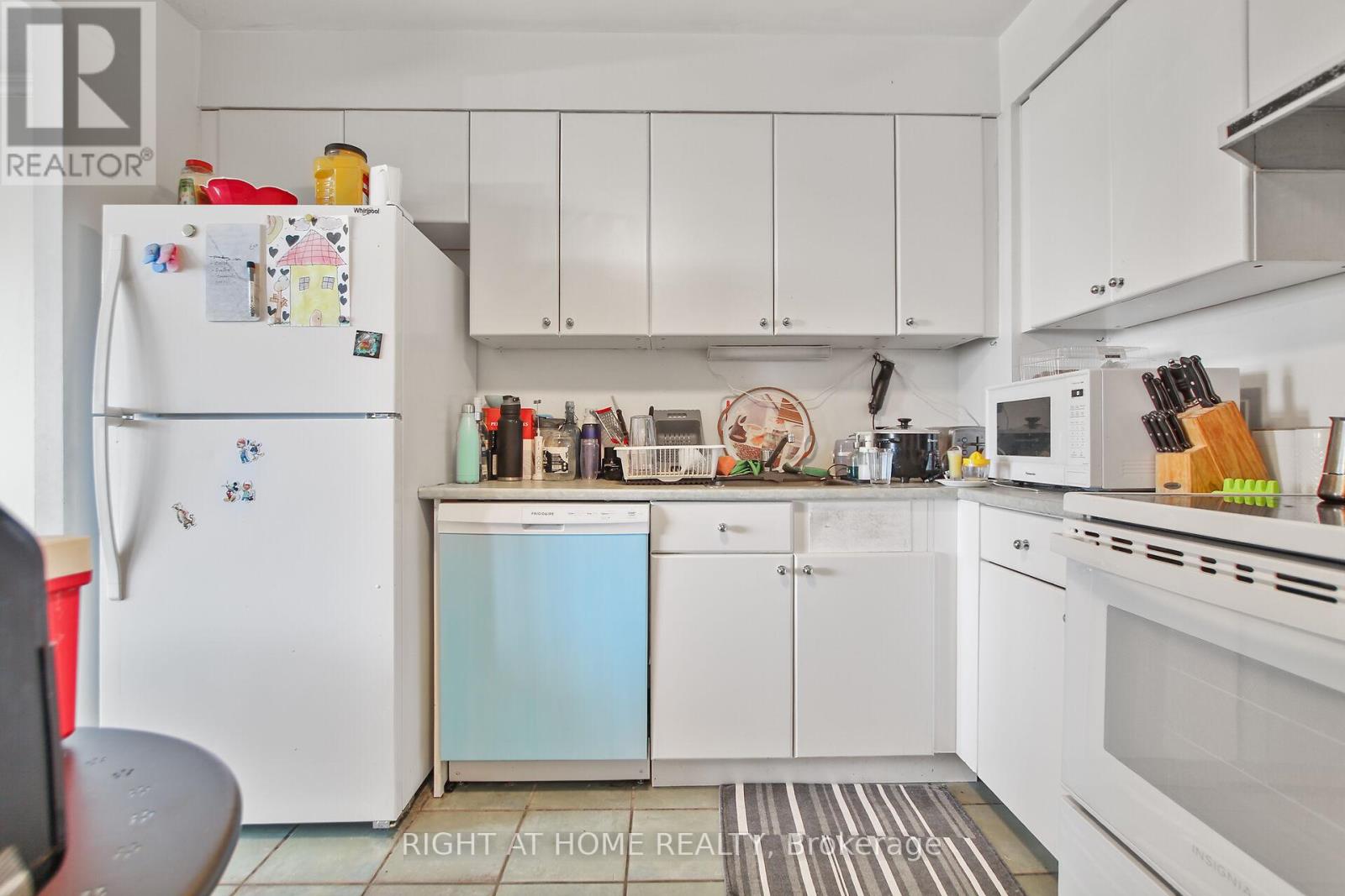 1213 - 2871 Richmond Road W