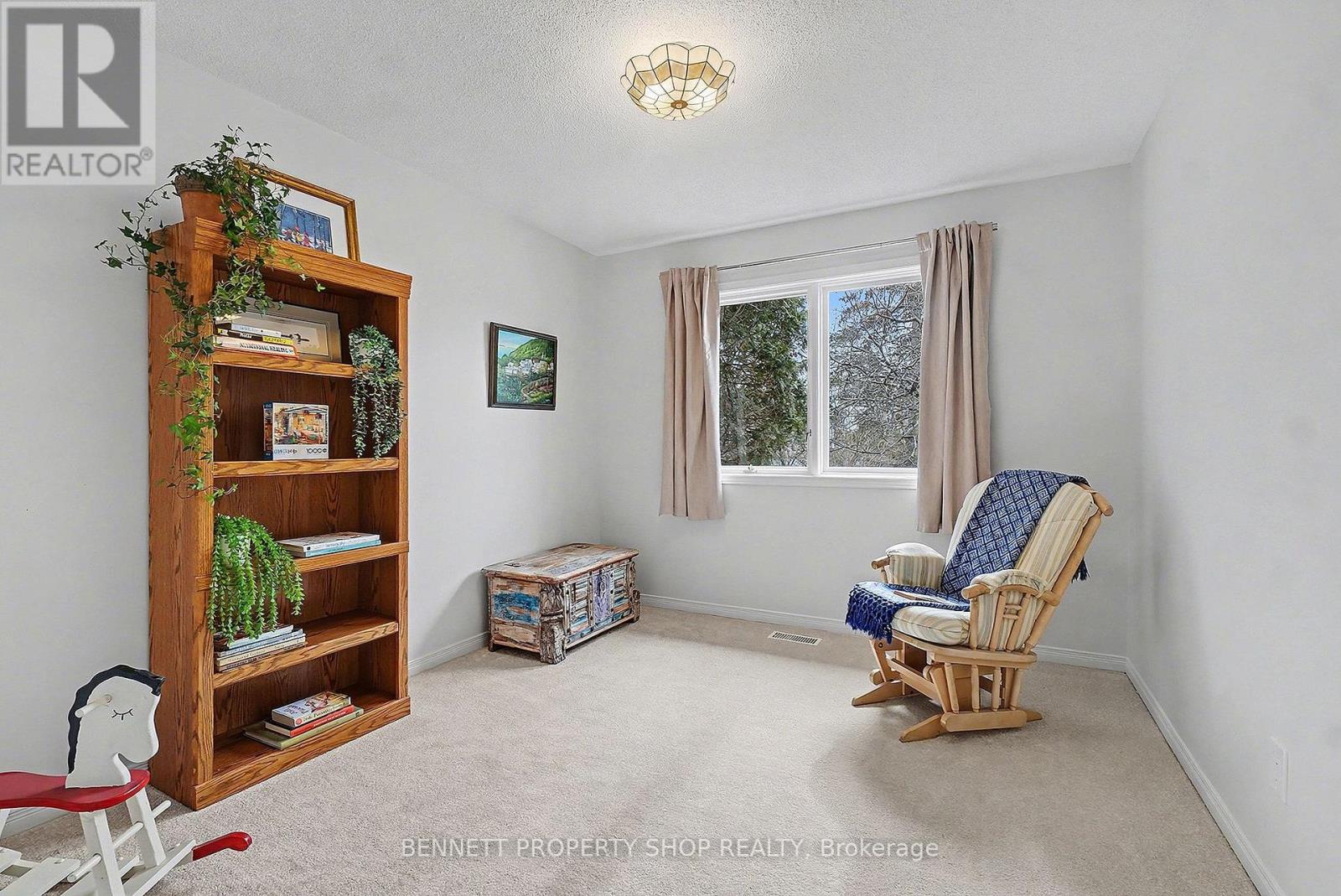 1262 Rousseau Crescent