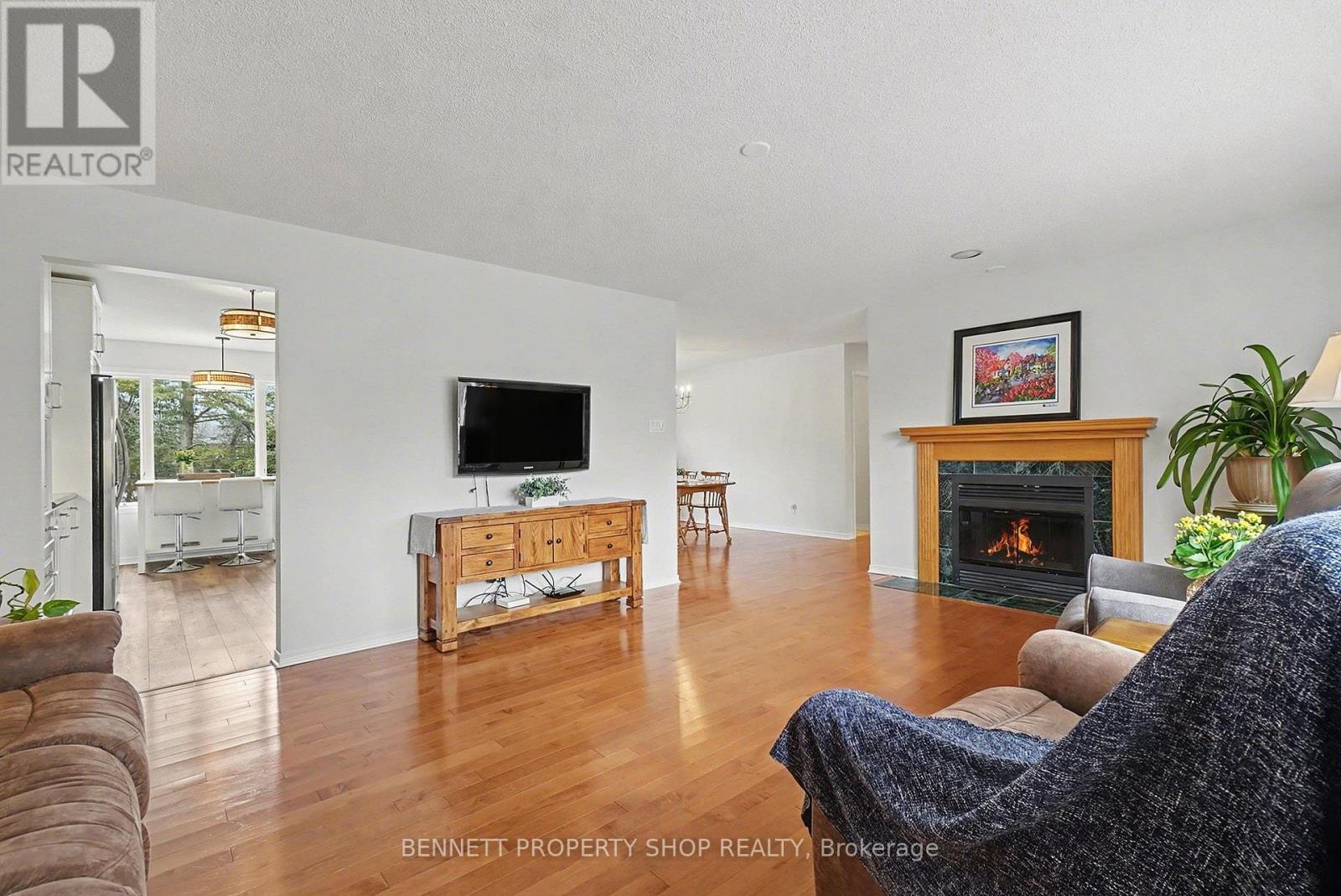 1262 Rousseau Crescent