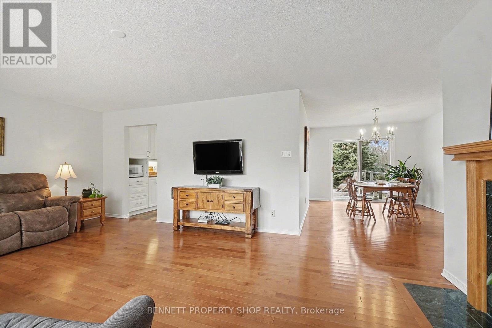 1262 Rousseau Crescent