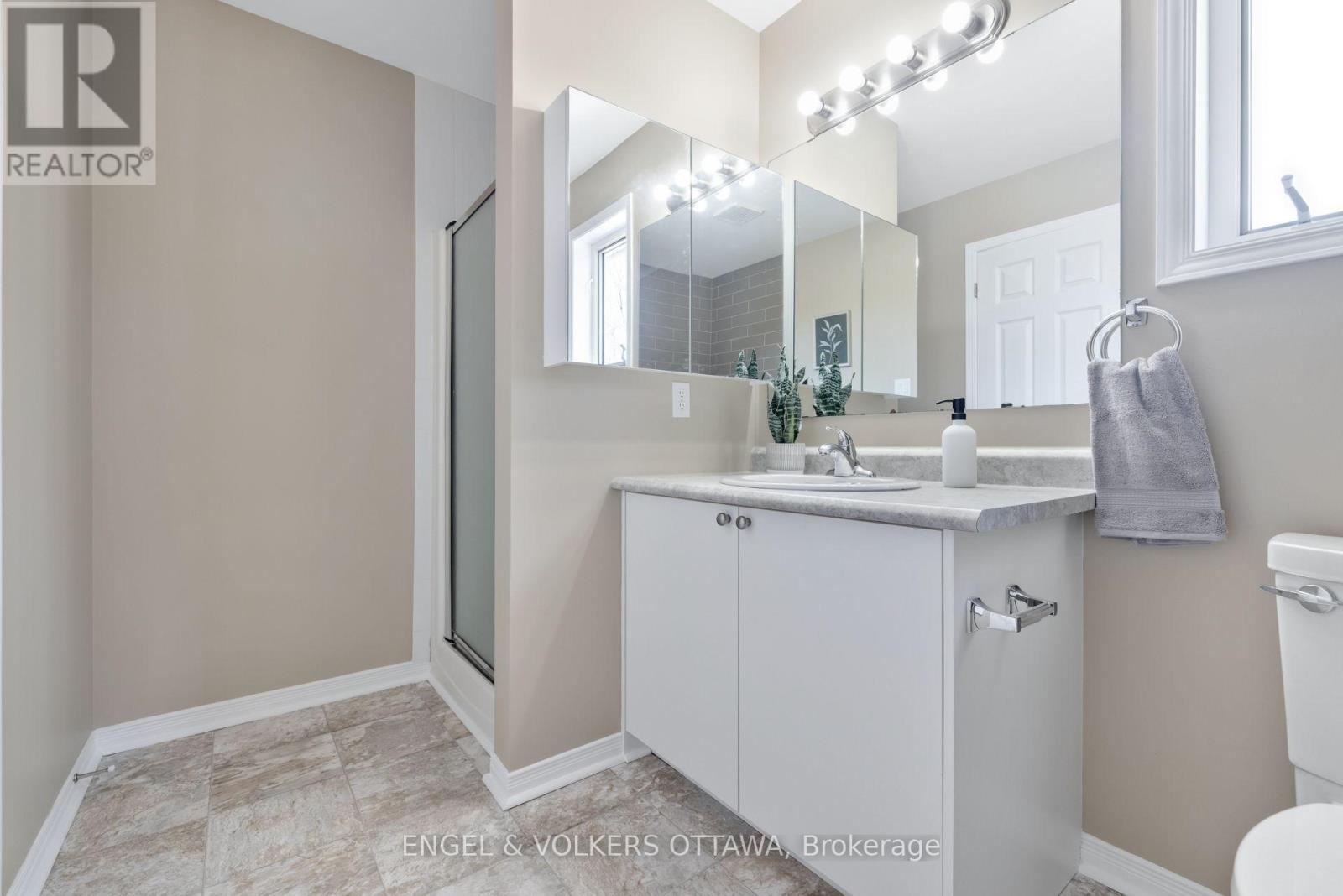 26 Carleton Cathcart Street