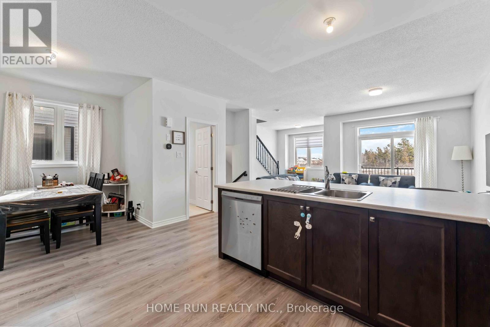 2084 Leinster Circle