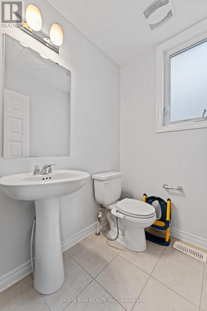 2084 Leinster Circle