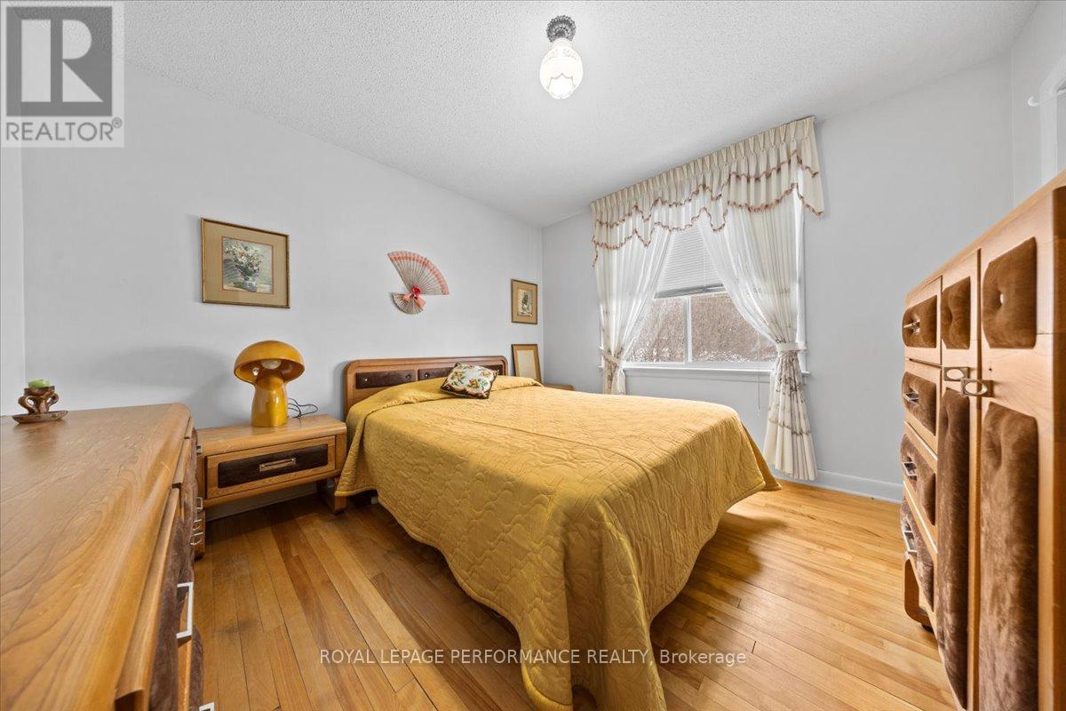 1075 Secord Avenue
