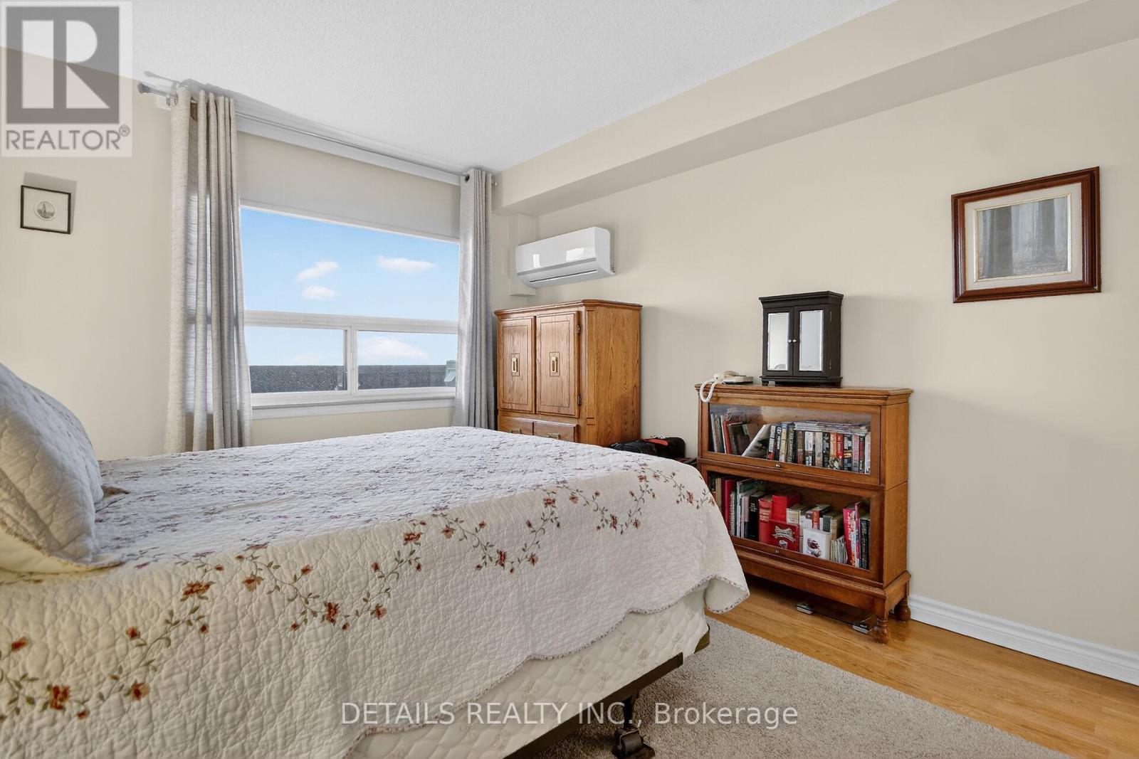 2201 - 900 Dynes Road