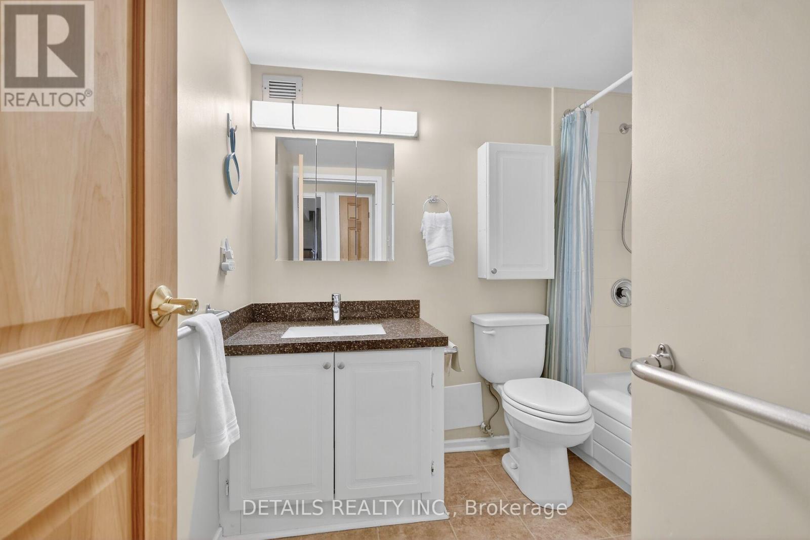 2201 - 900 Dynes Road