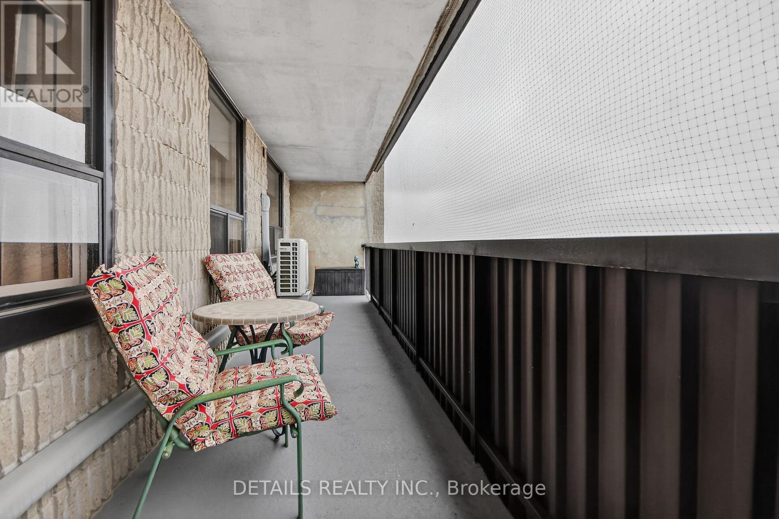 2201 - 900 Dynes Road