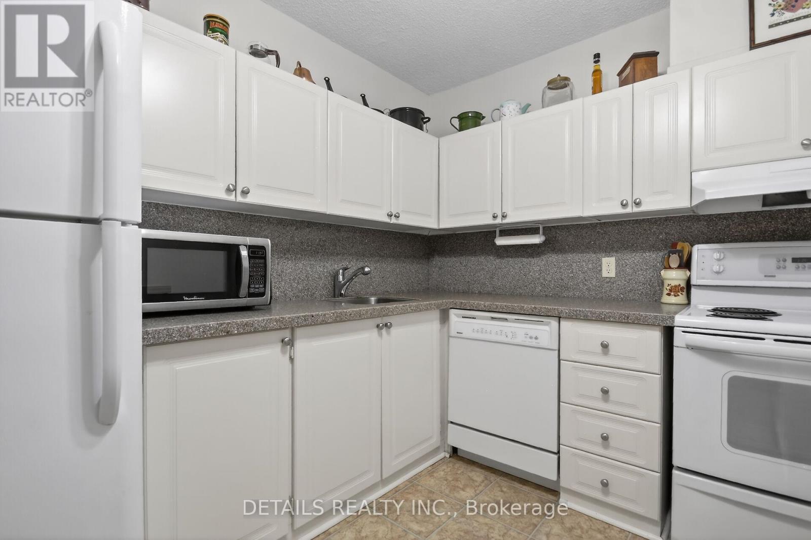 2201 - 900 Dynes Road