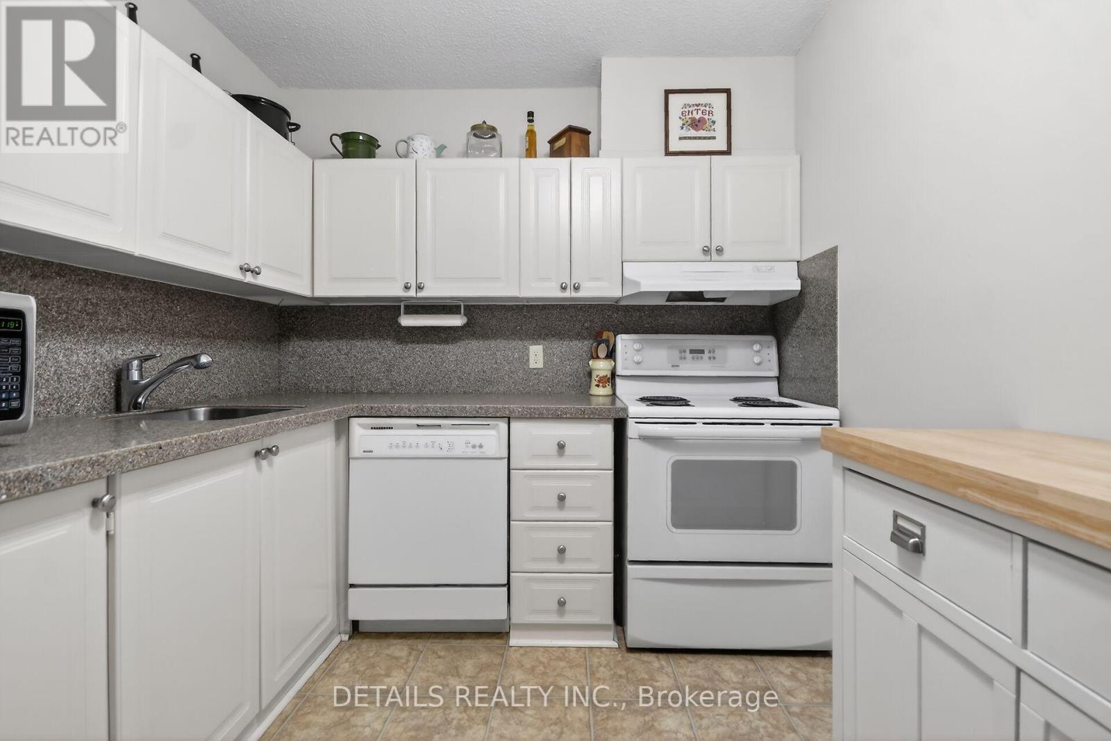 2201 - 900 Dynes Road