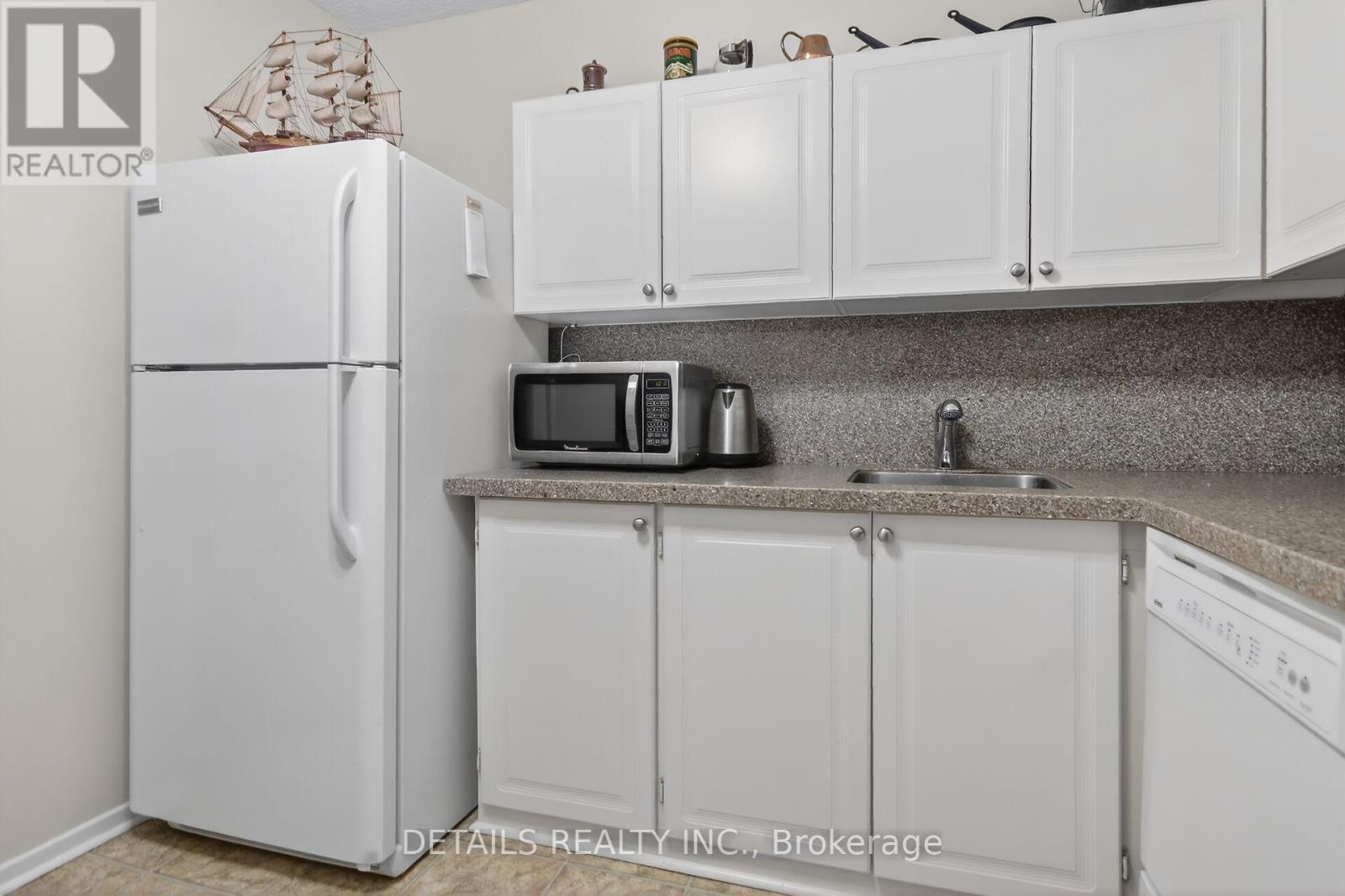 2201 - 900 Dynes Road