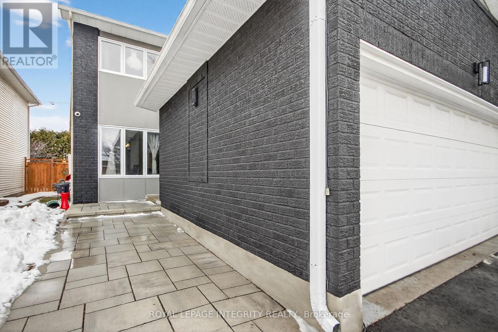 2092 Legrand Crescent