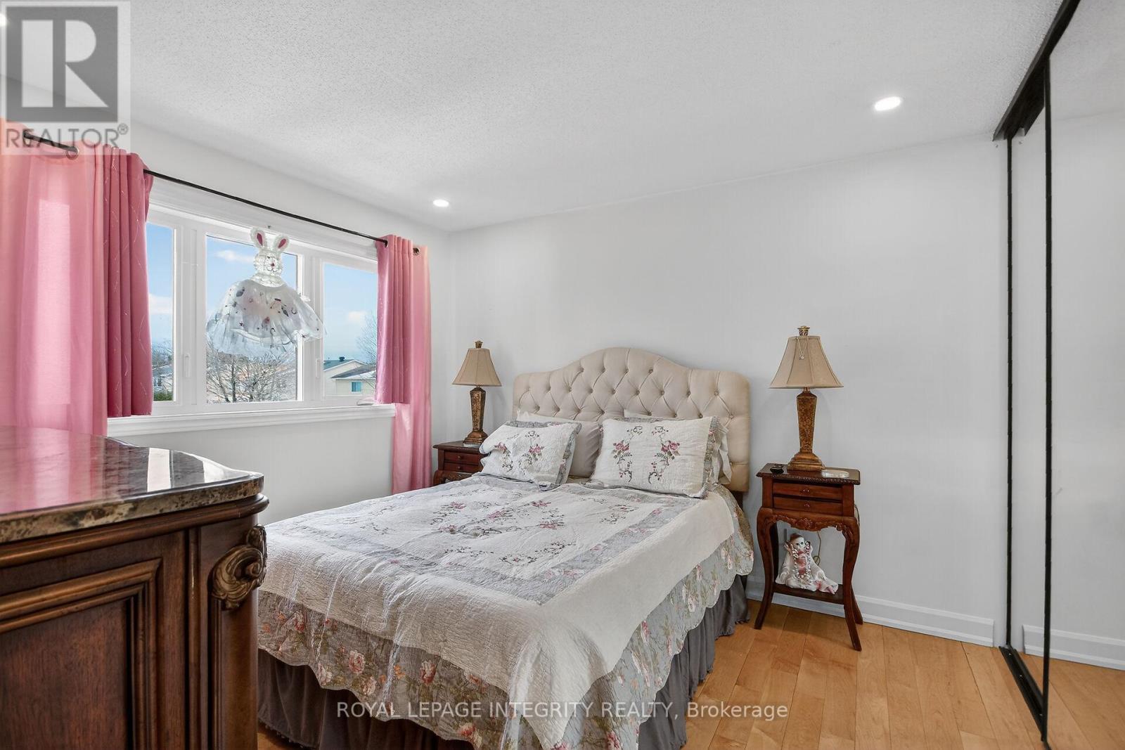 2092 Legrand Crescent