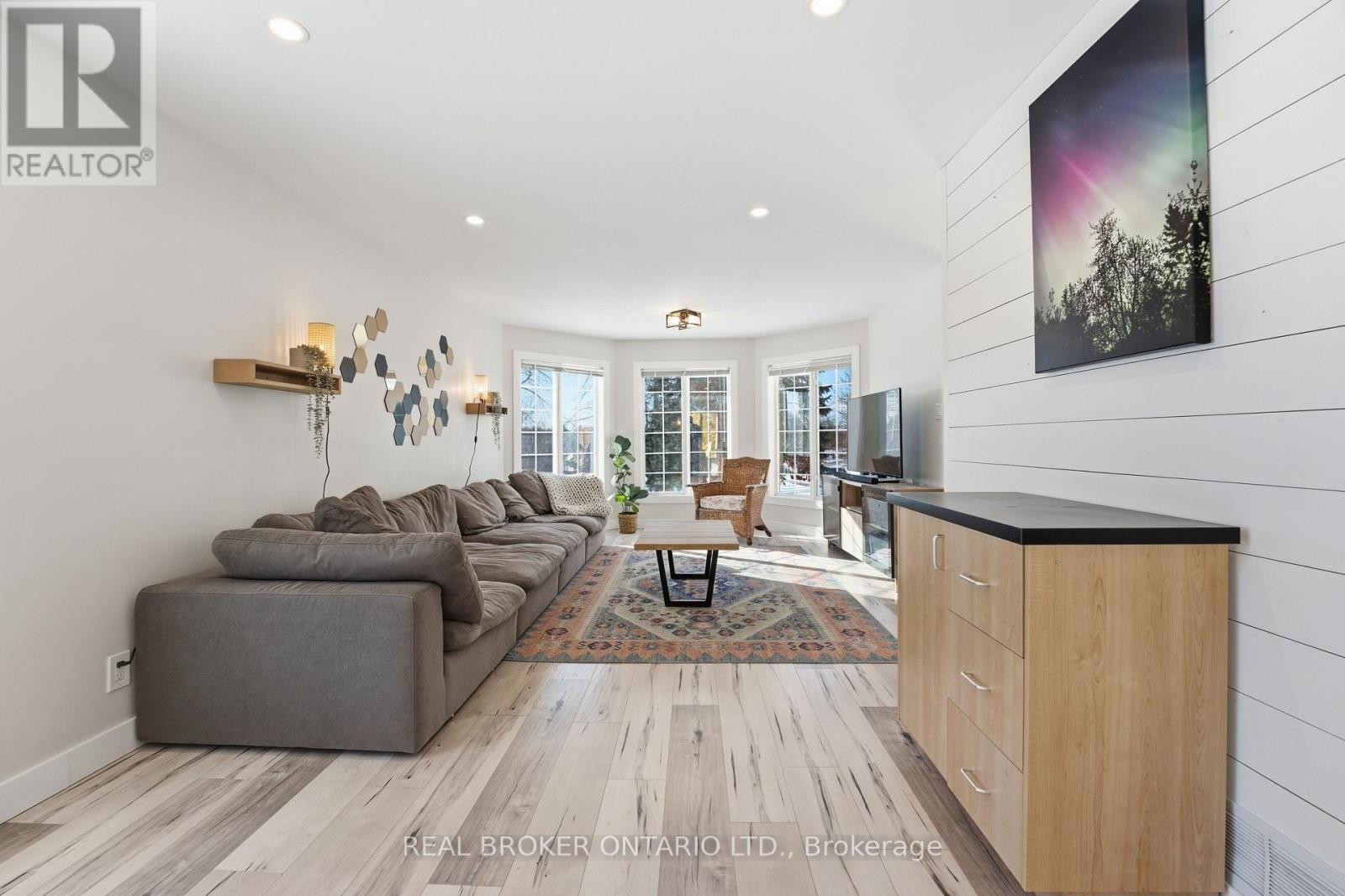 1391 Sutherland Drive