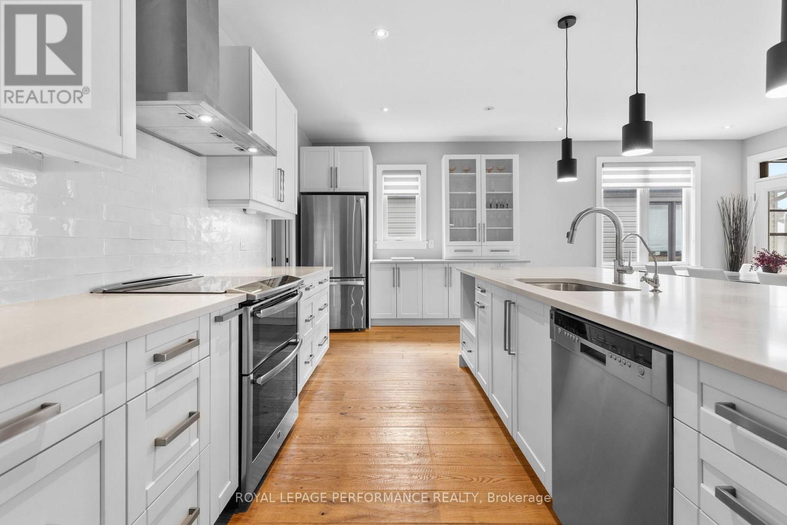 597 Robert Hill Street