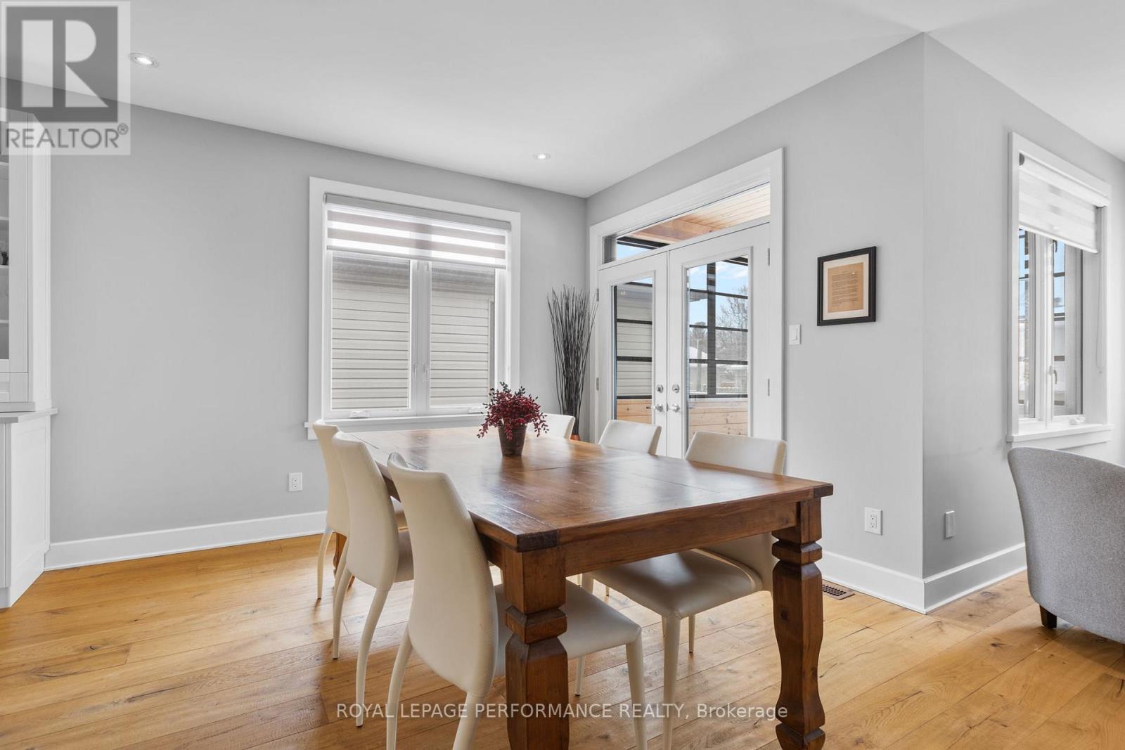 597 Robert Hill Street