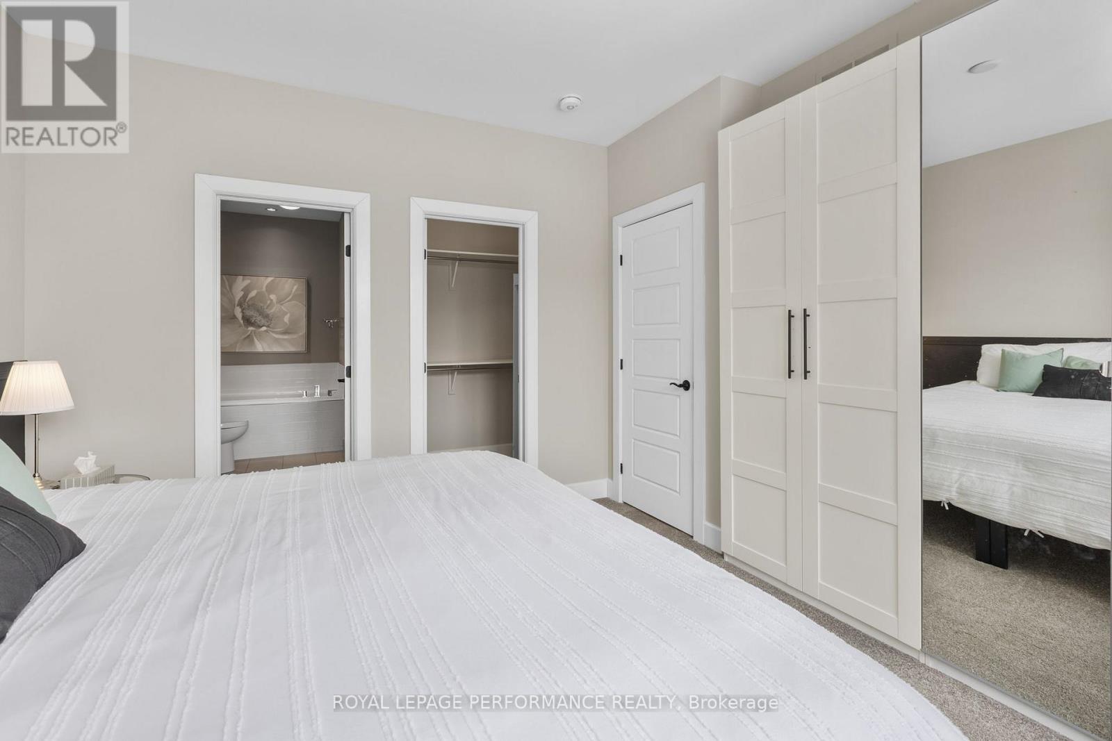 597 Robert Hill Street