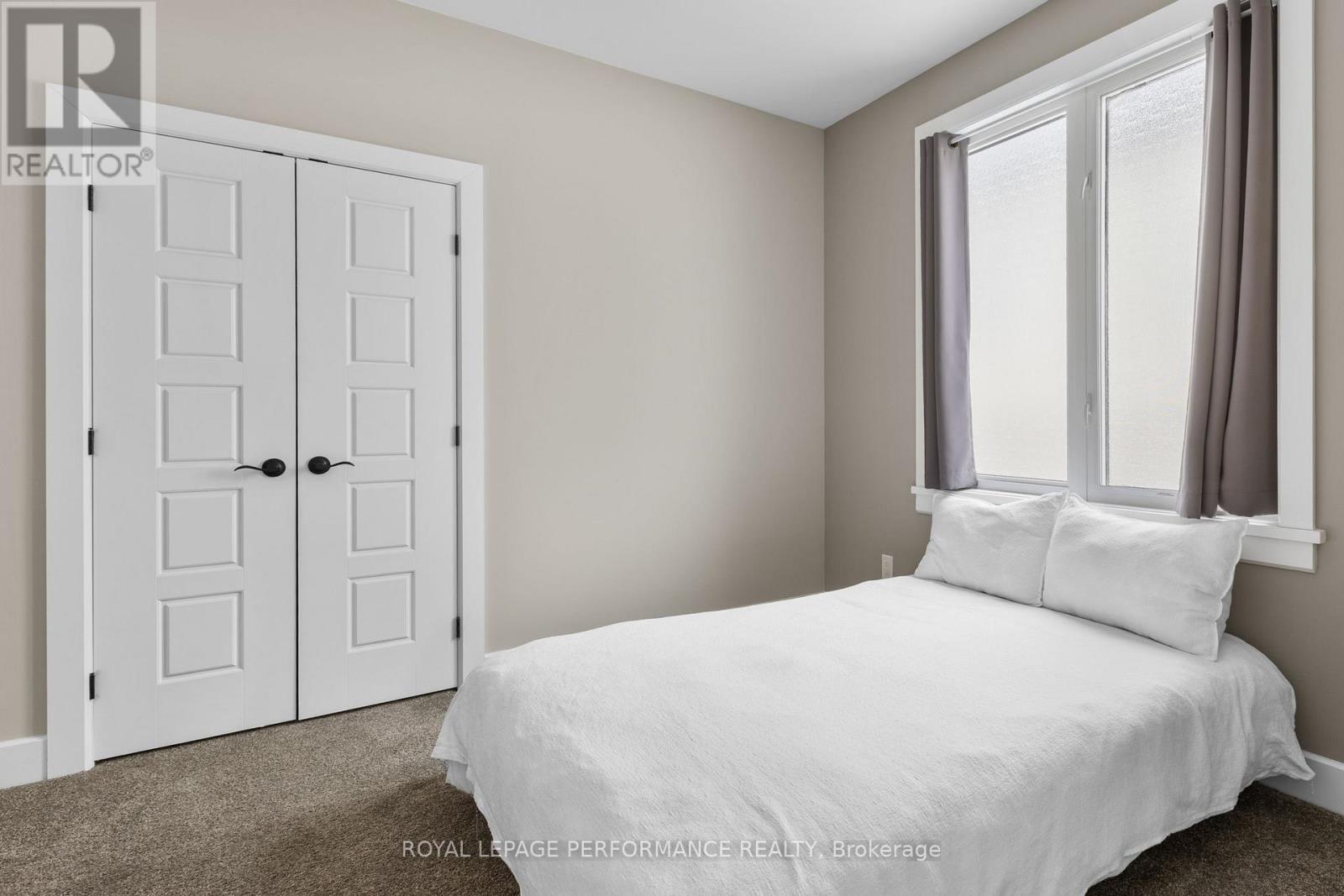 597 Robert Hill Street