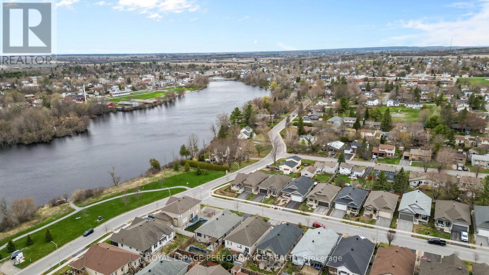 597 Robert Hill Street