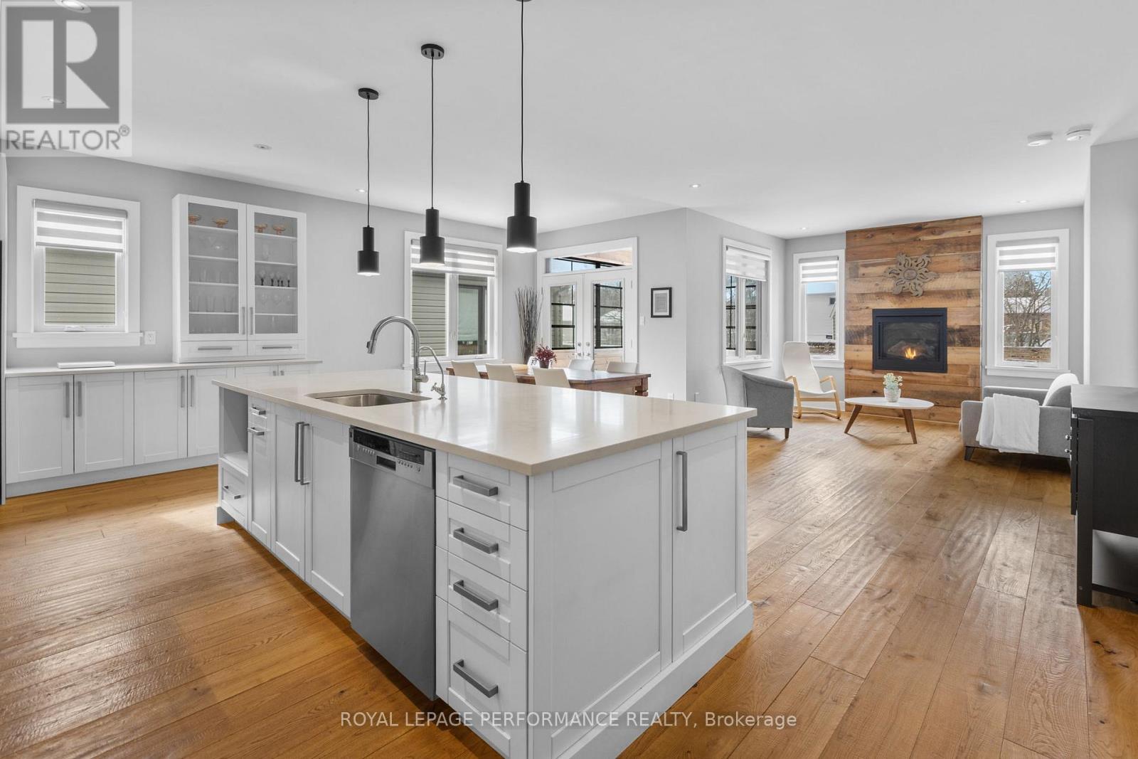 597 Robert Hill Street