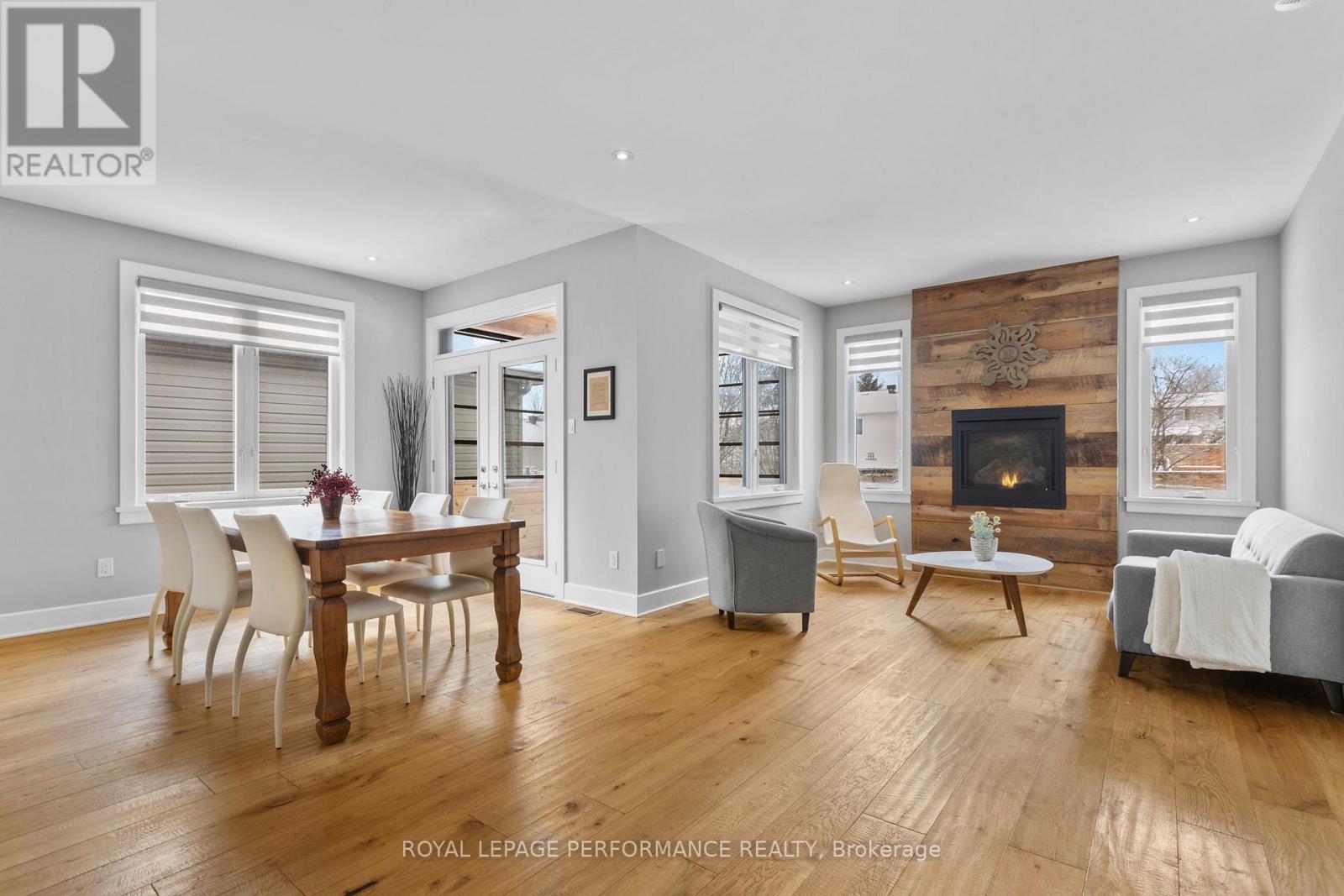 597 Robert Hill Street