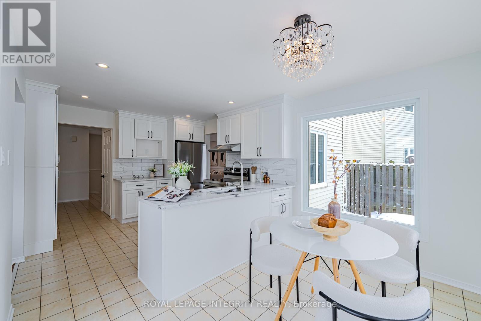 559 Arc En Ciel Street