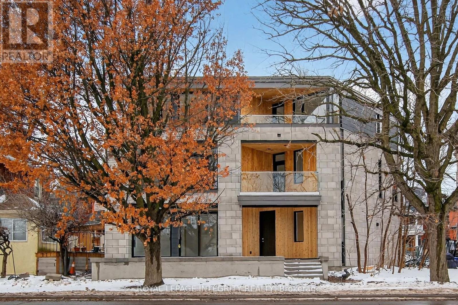 112 Queen Elizabeth Drive