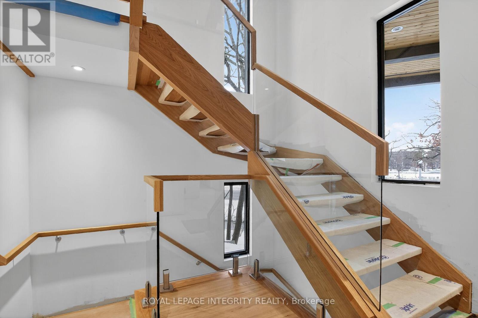 112 Queen Elizabeth Drive