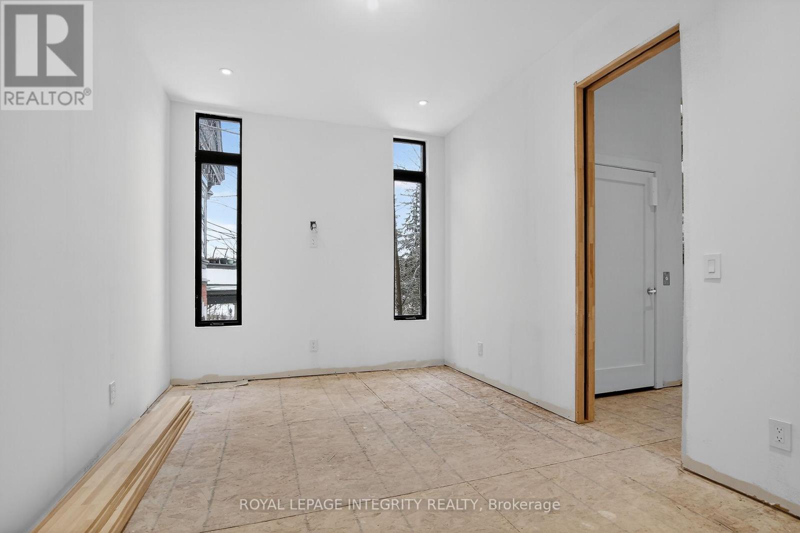 112 Queen Elizabeth Drive