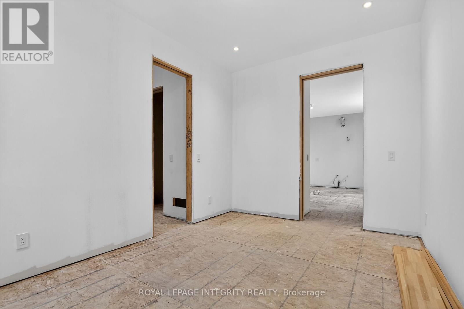 112 Queen Elizabeth Drive