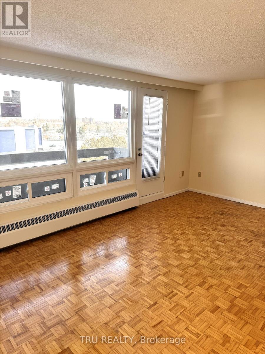 706 - 3100 Carling Avenue